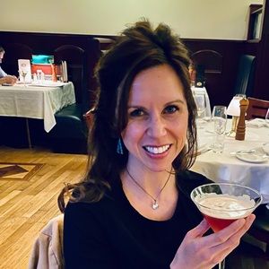 Meet your Posher, Elise